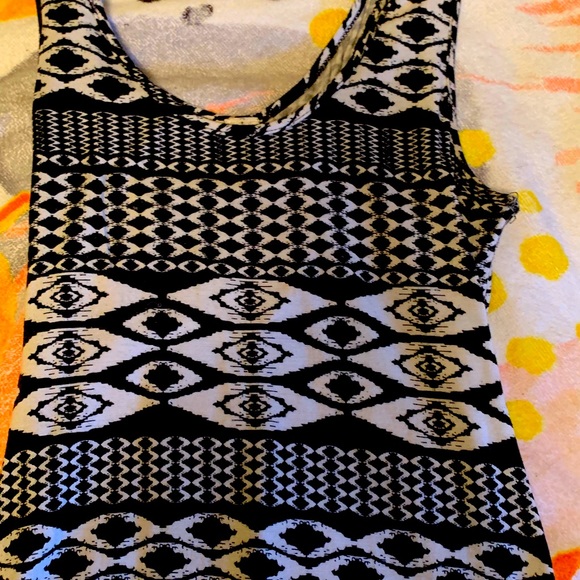 Printed maxi dress with an open back - comfortable - Picture 2 of 3